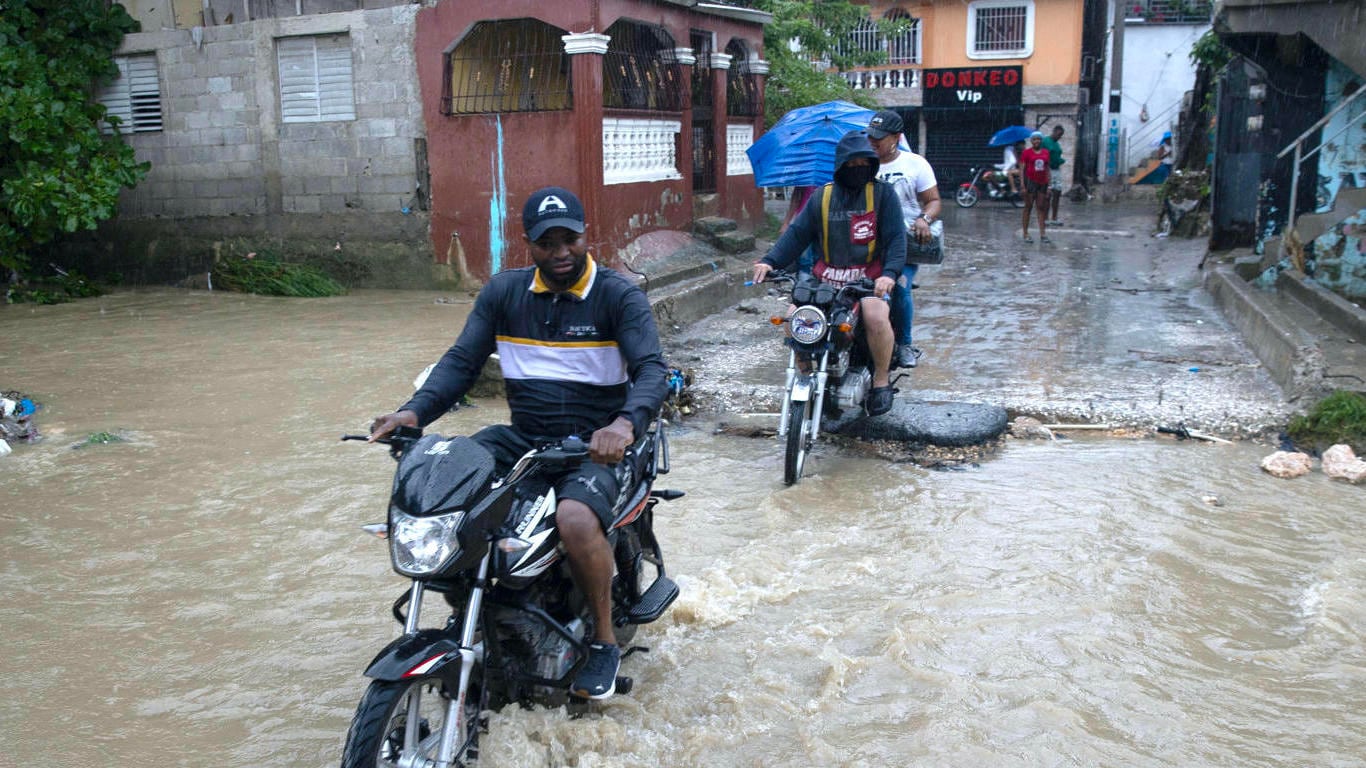 Huracán Melissa toca tierra en Jamaica como categoría 5