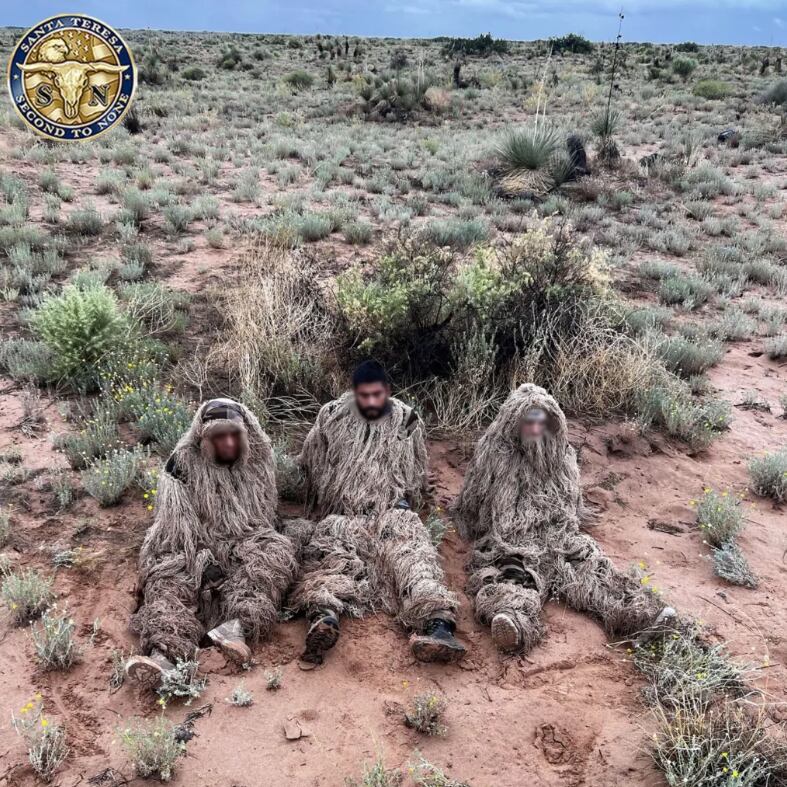 Migrantes camuflados como ‘Chewbacca’