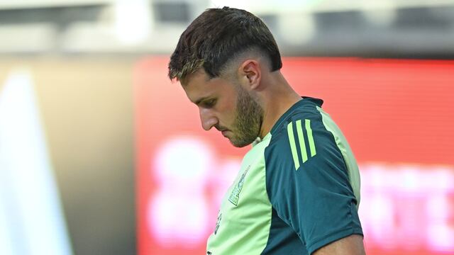 Santiago Giménez, en una concentración con Selección Mexicana.