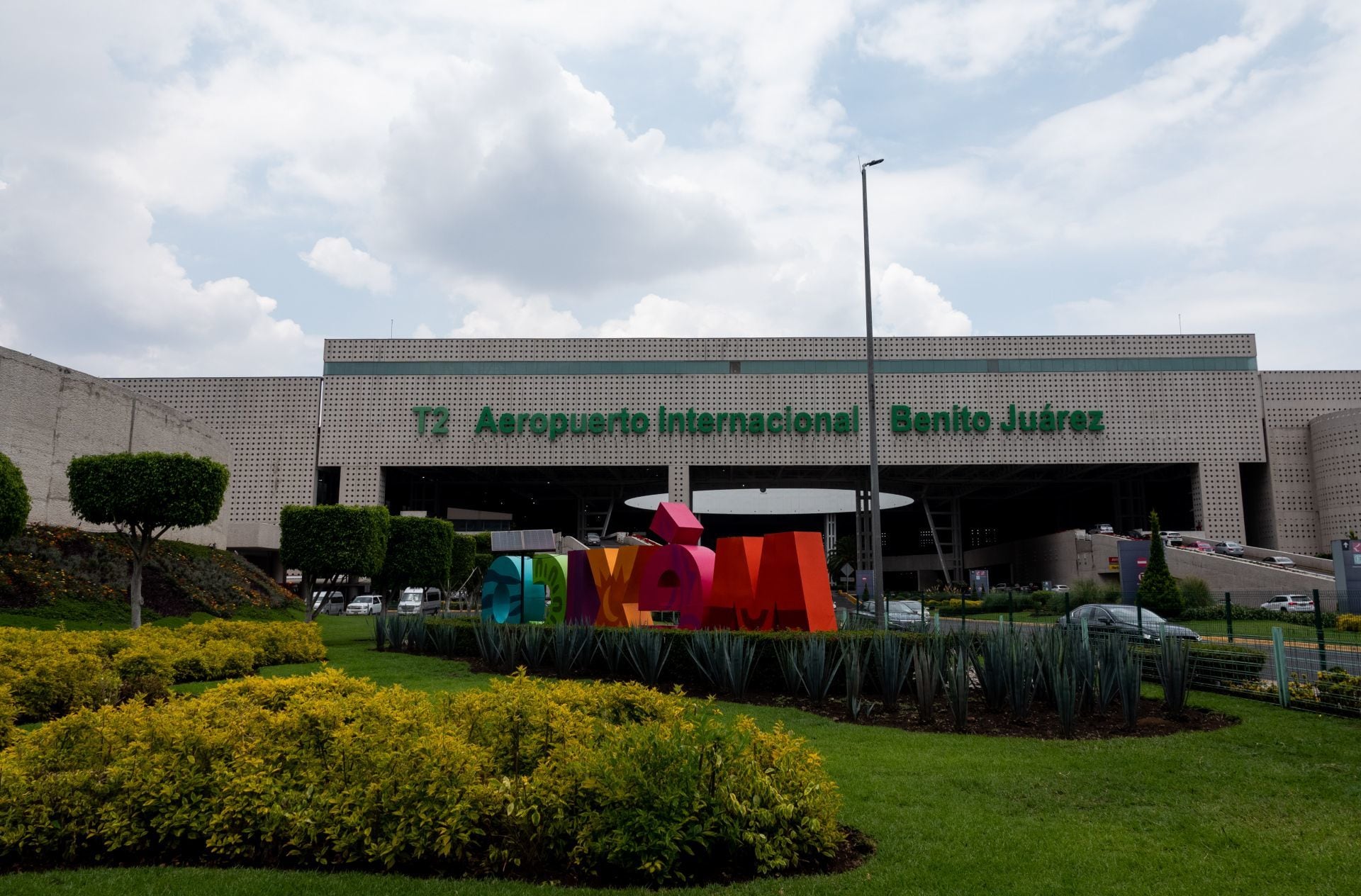Terminal 2 del Aeropuerto Internacional de la Ciudad de México (AICM)