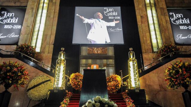 Ceremonia luctuosa en Bellas Artes para Juan Gabriel