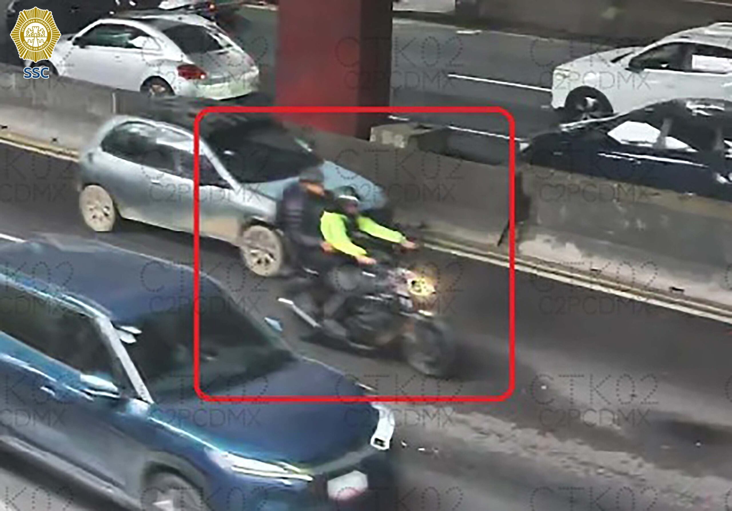 Captan asalto armado a automovilista en Paseo de la Reforma, CDMX