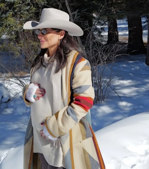 Ana Brenda Contreras presume cuánto creció su baby bump