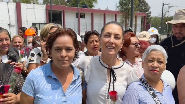 Claudia Sheinbaum con madres en el 10 de mayo Día de las Madres