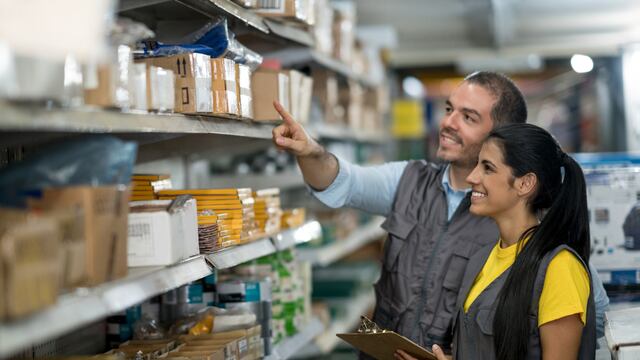 Apoyo de útiles y uniformes