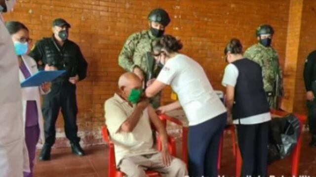 Inicia vacunación en prisiones