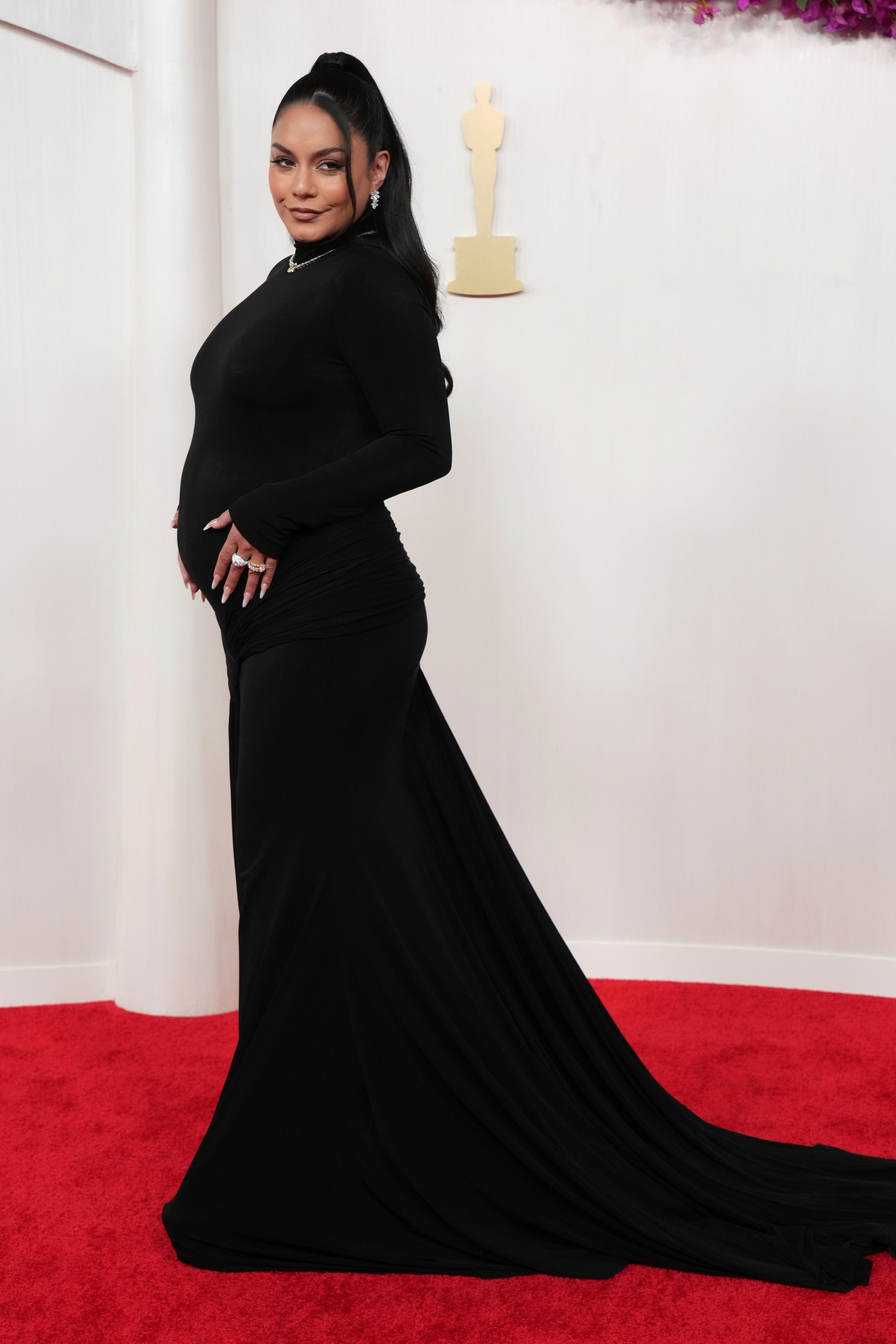 Vanessa Hudgens revela su primer embarazo en los Premios Oscar 2024