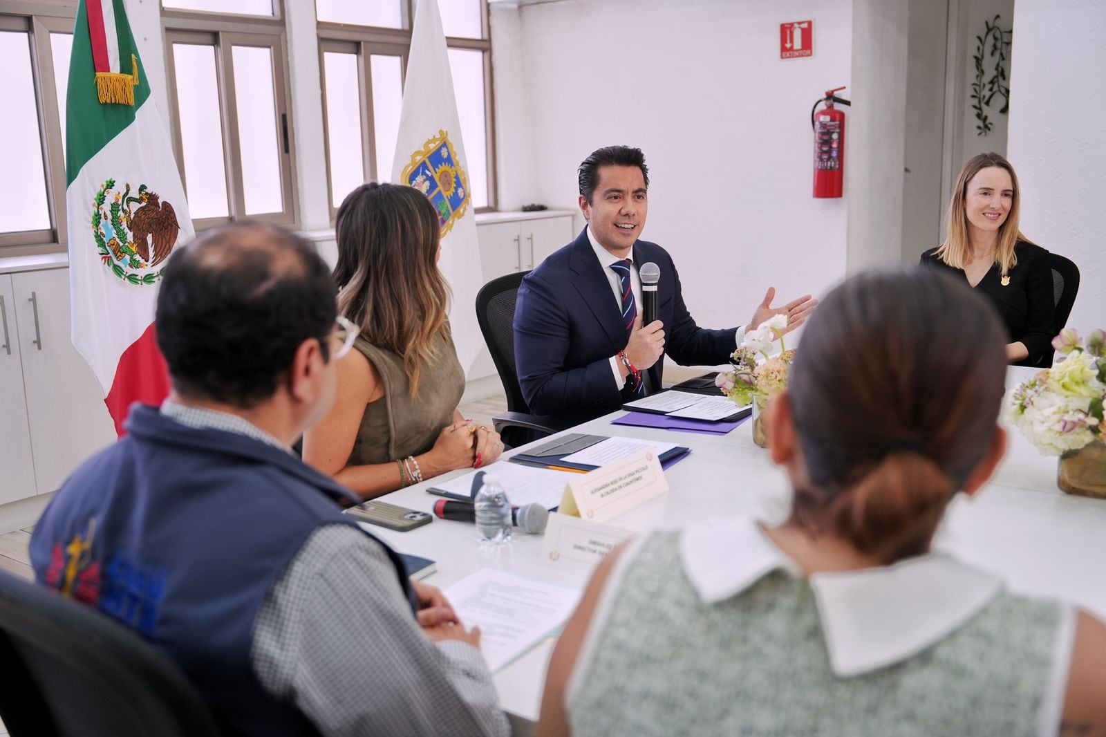 Felifer Macías y Alessandra Rojo de la Vega sellan alianza institucional