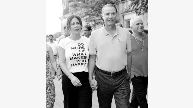 El gobernador sufre desde hace años parálisis facial