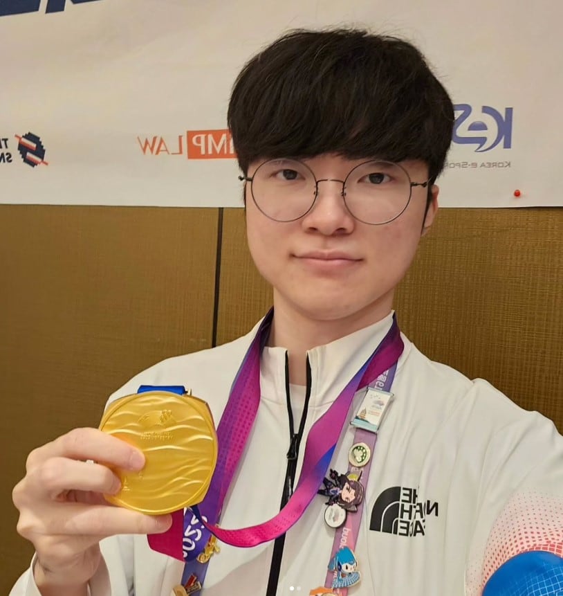 Lee Sang-hyeok “Faker”, Jugador profesional de League of Legends