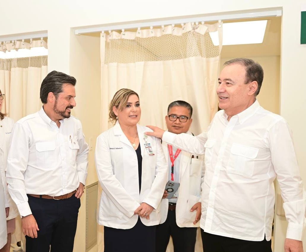 Alfonso Durazo fortalece el sistema de salud con mil becas para médicos.