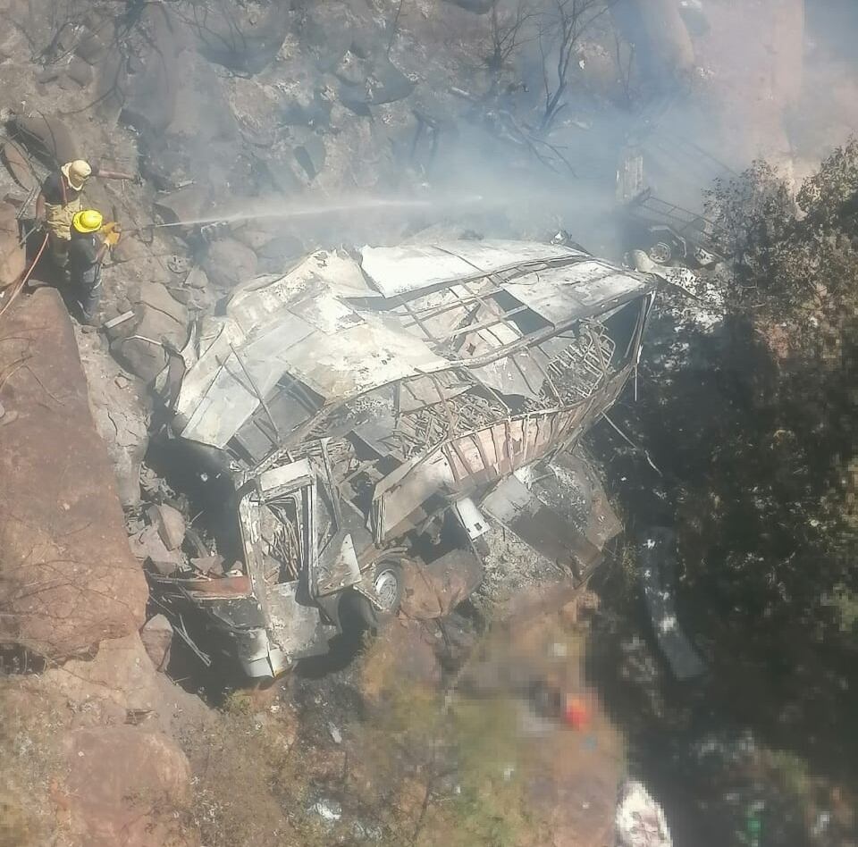 Accidente en Sudáfrica deja 45 muertos