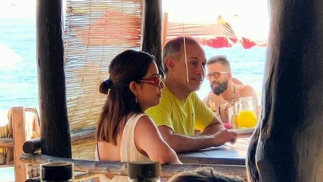 López-Gatell en la playa