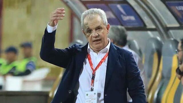 Aguirre en su primer partido como entrenador de Egipto