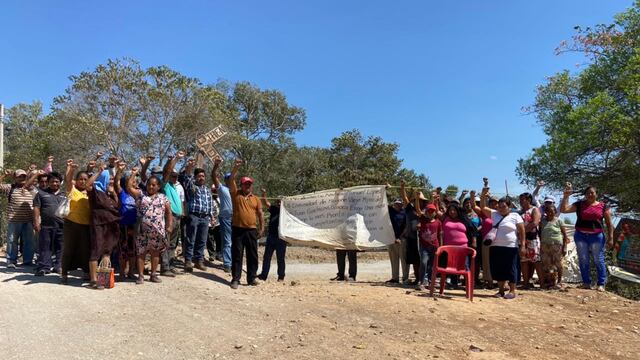 El campamento mixe que bloqueaba un tramo del Corredor Transístmico, fue desalojado por elementos de seguridad.