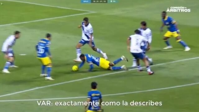 VAR en la mano de Javairo Dilrosun en el América vs Puebla