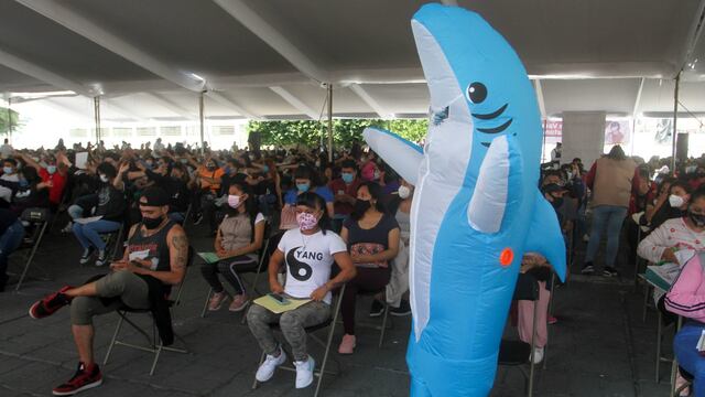 Joven disfrazado en Neza