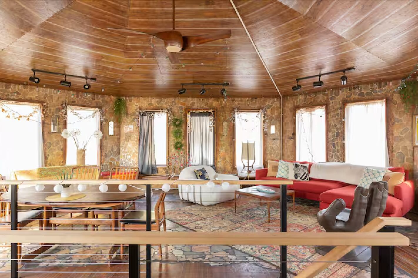 Airbnb que parece inspirado en películas de Tim Burton