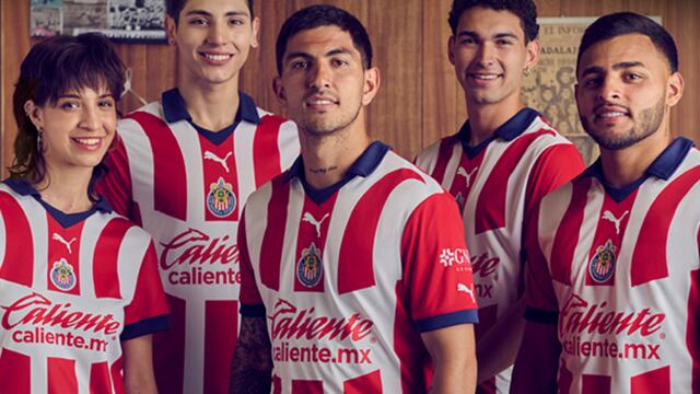 Uniforme local Club Chivas
