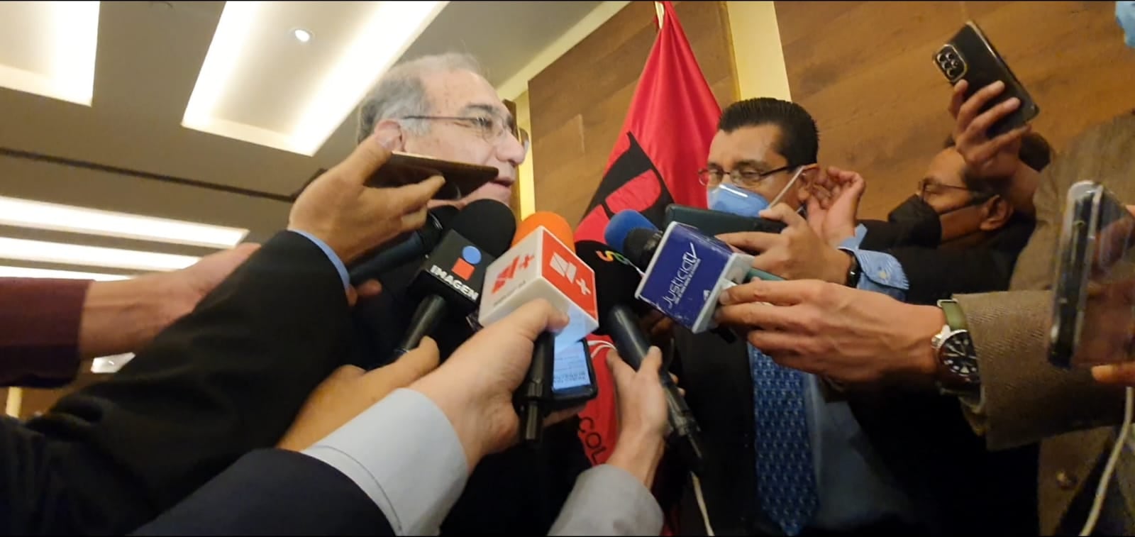 Entrevista al ministro Alberto Pérez Dayán