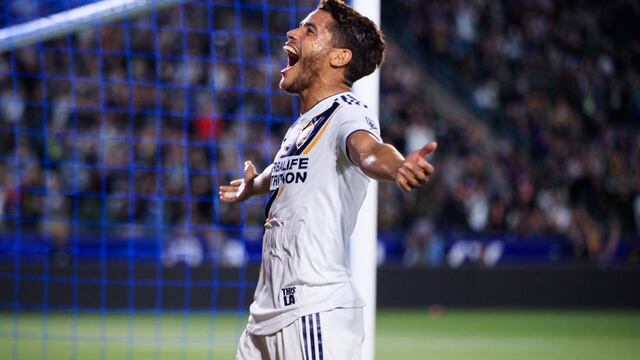 Jonathan Dos Santos celebra con el Galaxy