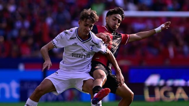 Querétaro aprovechó una expulsión del Atlas para sacar los tres puntos del Estadio Jalisco