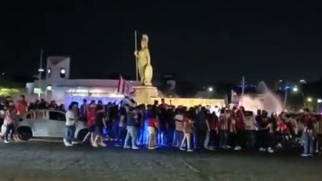 Fans de Chivas en La Minerva