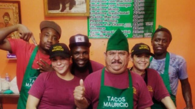 Taquería contrata a migrantes de Haití.