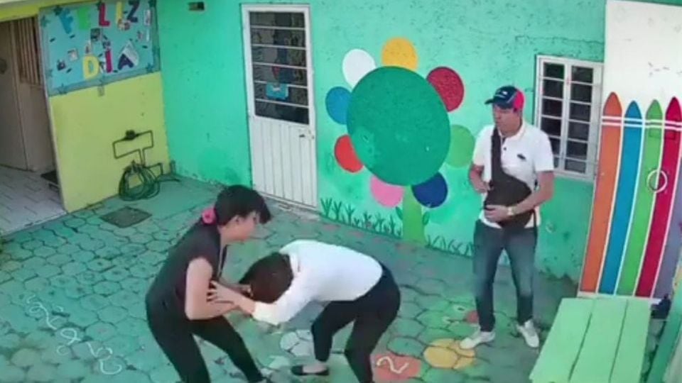 Padres que agredieron a maestra de Kinder ya fueron detenidos