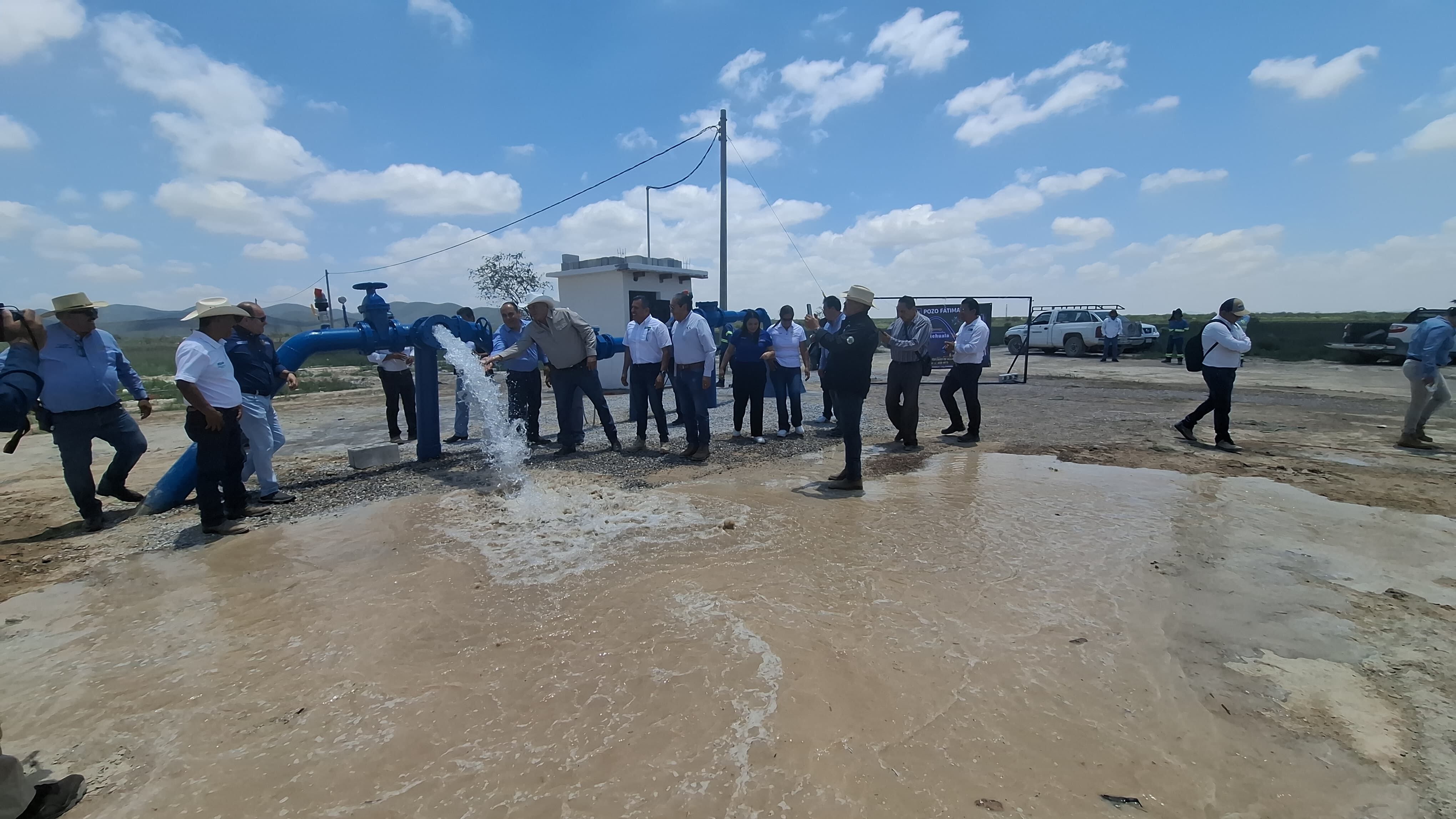 Ricardo Gallardo pone en marcha nuevo pozo de agua potable en el Altiplano