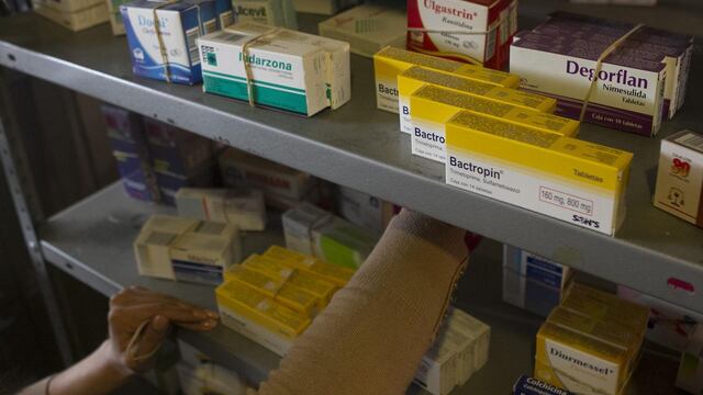 Medicinas. Inhabilitación a empresa vetada.