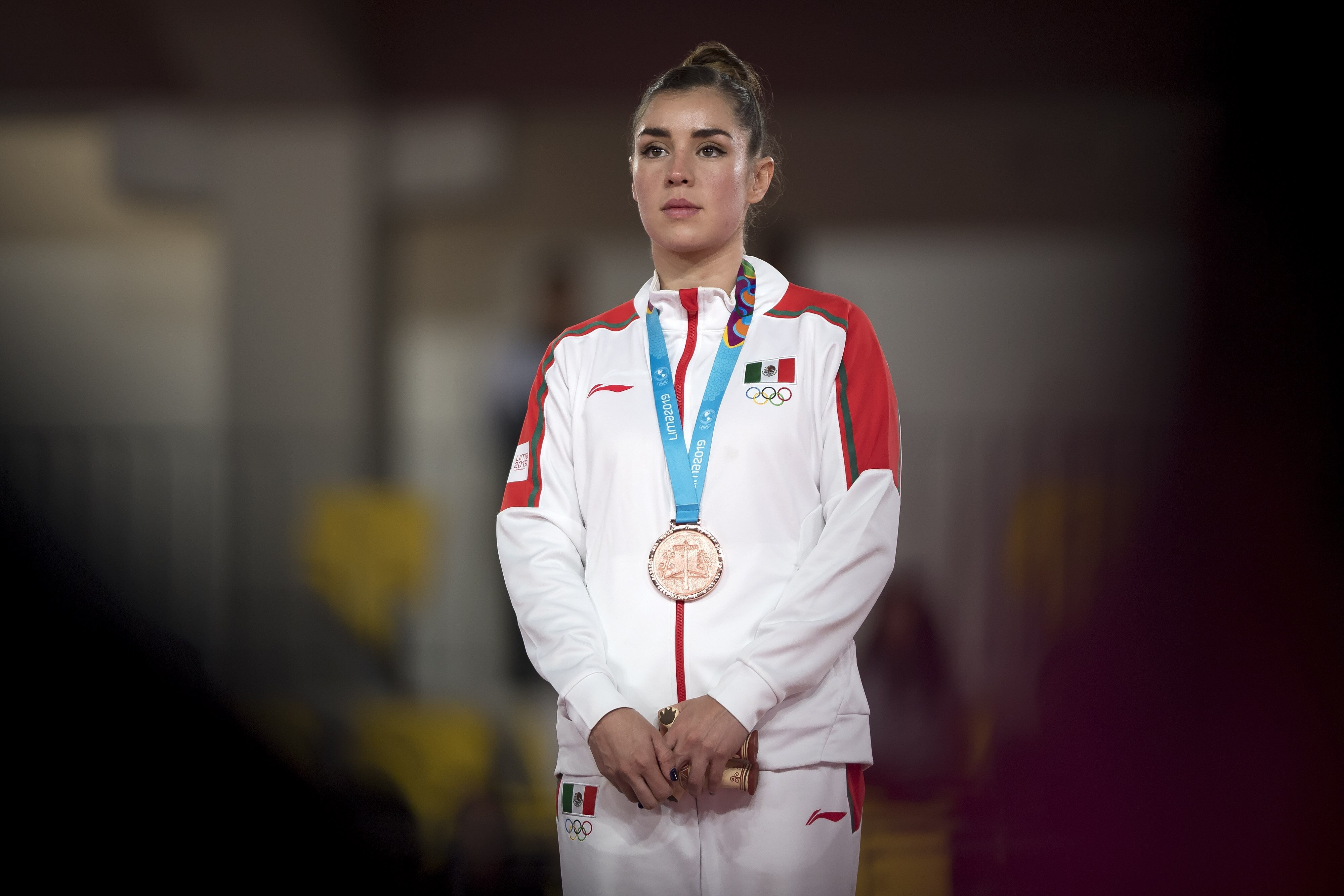 Dafne Navarro presume medalla en Lima 2019