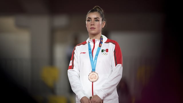 Dafne Navarro presume medalla en Lima 2019