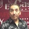 Ernesto Chavana no lució muy contento con el regreso de Ruby y Giselle