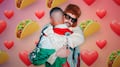 Bad Bunny y J Balvin celebran su reconciliación con tacos tras concierto en México