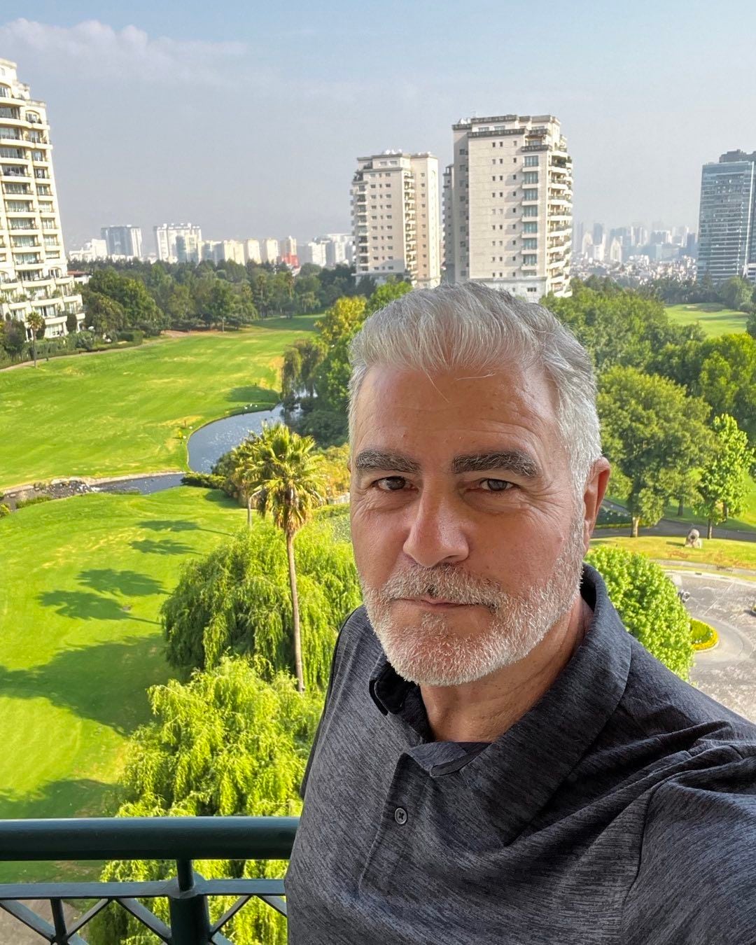 Así luce Saúl Lizaso a sus 65 años