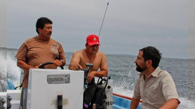 La obra muestra en imágene el estilo de vida de los pescadores ribereños de Baja California Sur.