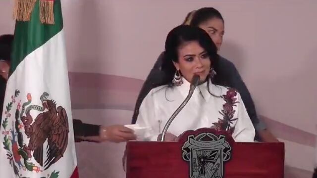 Norma Otilia Hernández Martínez llora y acusa violencia política de género