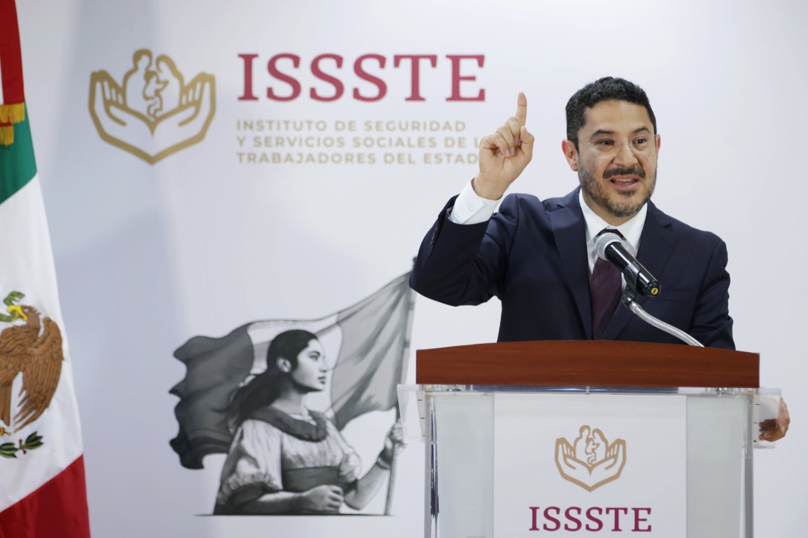 Martí Batres, director general del Issste