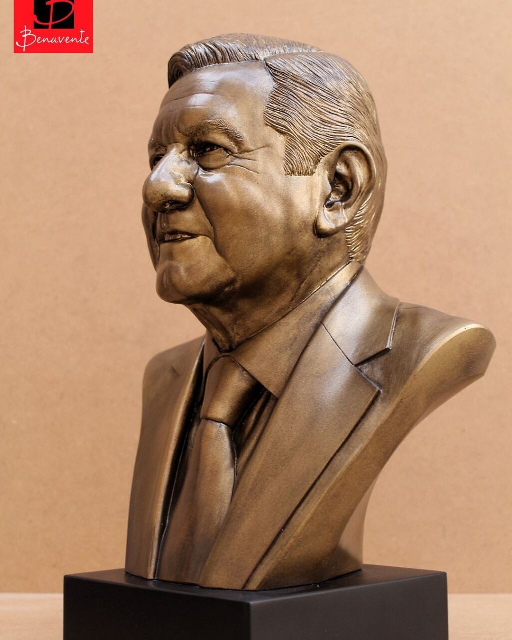 Busto de AMLO