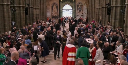 Invitados comienzan a llenar la Abadía de Westminster