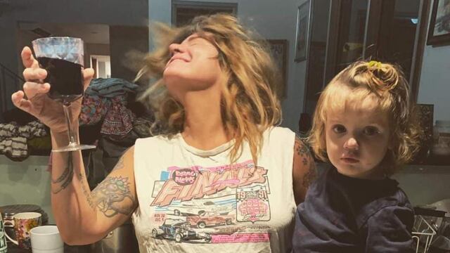 Constance Hall madre de siete