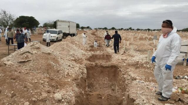 Fosa común en Ciudad Juárez. 112 cuerpos enterrados.