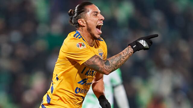 Carlos Salcedo anota gol con Club Tigres