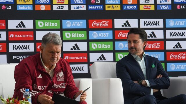 Gerardo “Tata” Martino dio a conocer la lista de 31 jugadores que viajarán a Girona, España, de la cual solo 26 irán al Mundial de Qatar 2022, acompañado por Yon de Luisa presidente de la FMF.