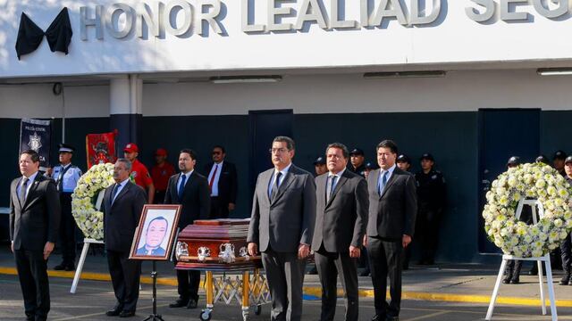 Homenaje a policía en Puebla