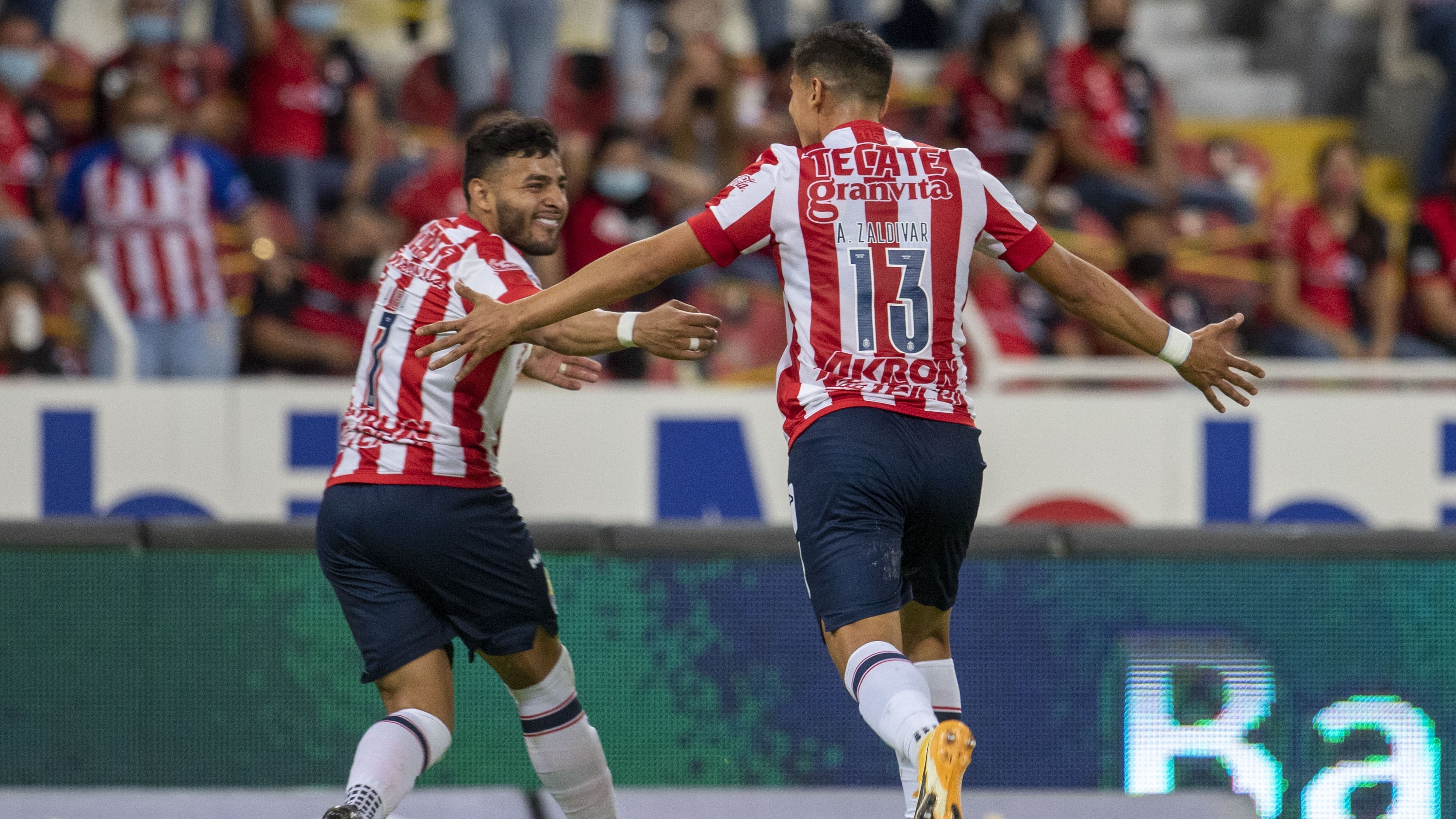 Club Chivas gana Clásico Tapatío gracias a golazo de Ángel Zaldívar
