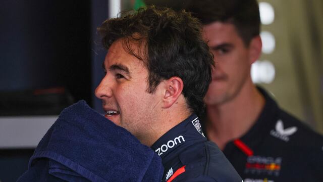 Checo Pérez perdería su lugar en Red Bull