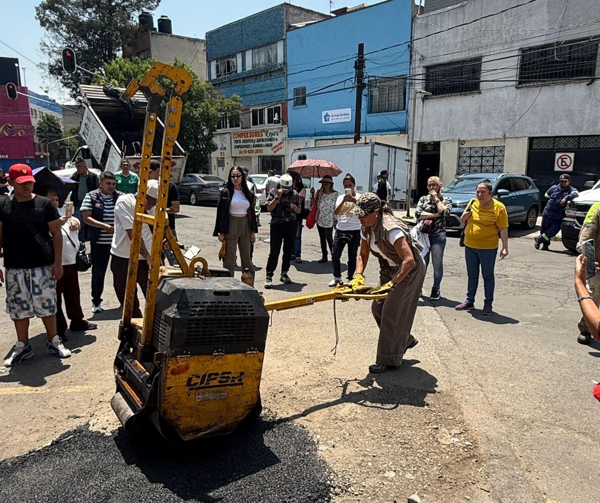 Alessandra Rojo de la Vega encabezó la atención de 248 baches en colonias Obrera y Doctores.