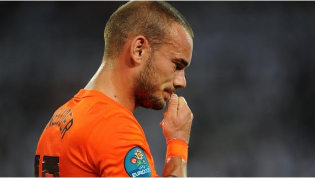 Sneijder decidió colgar los botines